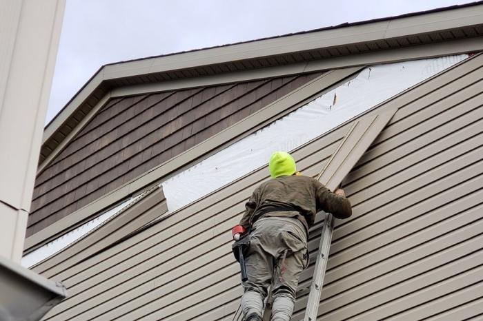 Siding Repair | Roof Gurus